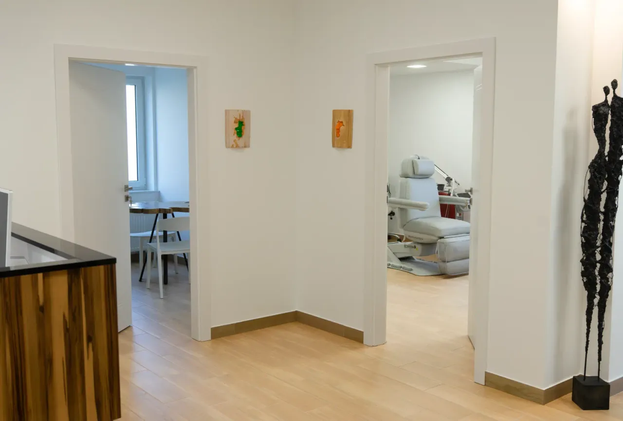 Recepcja kliniki De Cute — widok z innej perspektywy